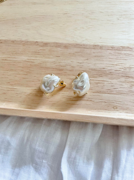Pearlescent Studs